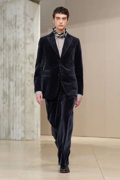 Look 45